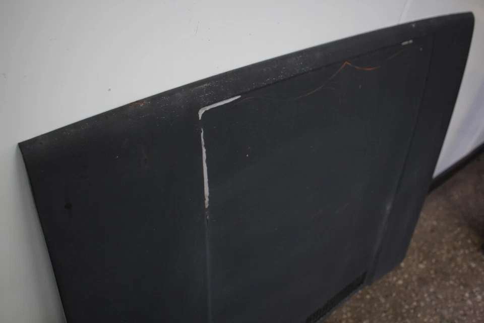 Capó 79-84 VW Rabbit GTI Caddy Jetta Cabriolet MK1 camioneta local - 175 823 031 E Foto 2 de 4