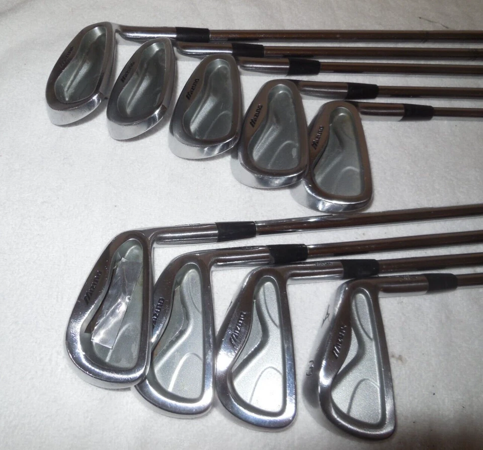 HIERROS PERSONALIZADOS MIZUNO 3-9 + GW-PW/DYNAGOLD XP S300 EJES DE ACERO RÍGIDO/DERECHA/9 HIERROS Foto 2 de 4