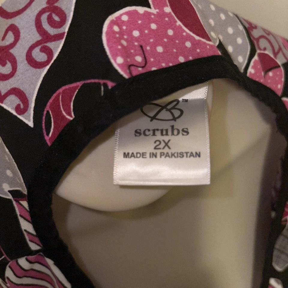 WOMAN'S HEART SCRUB TOP SHIRT  SIZE 2x VALENTINES - Image 3 of 3