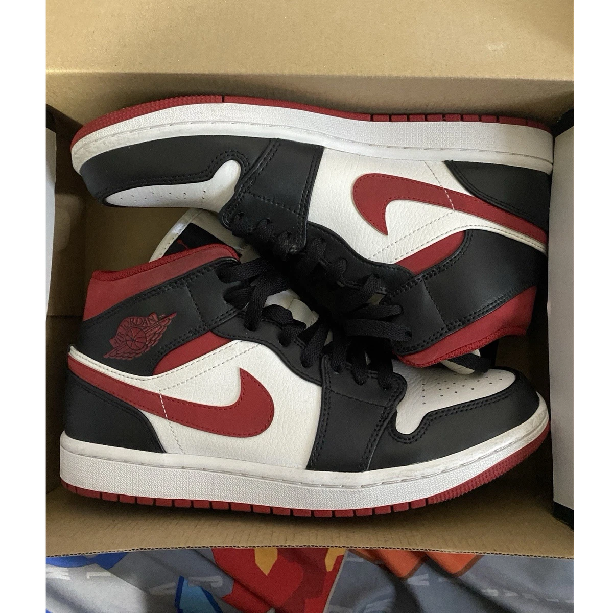 Preços baixos em Jordan 1 Retro Mid Black White | eBay