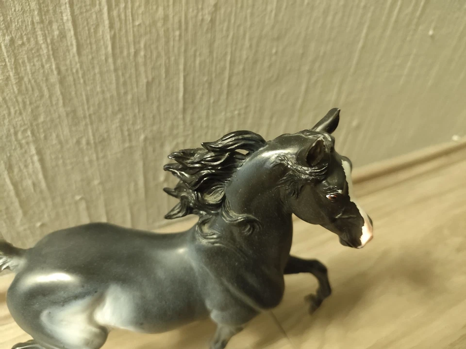 Breyer Pferd Modellpferd Traditional Polaris Limited Edition  - Bild 2 von 4