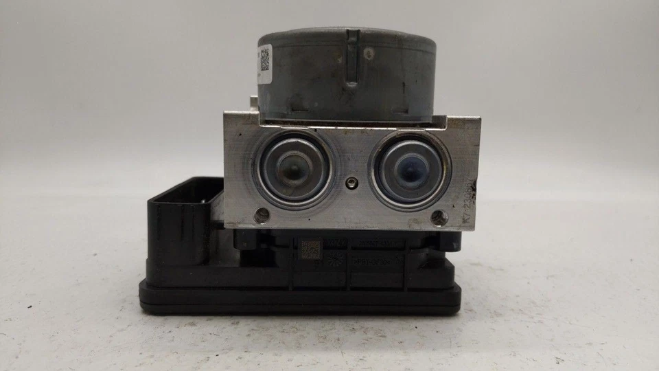 2017-2018 Lincoln Mkz Abs Pump Control Module V5QWQ - Image 4 of 4