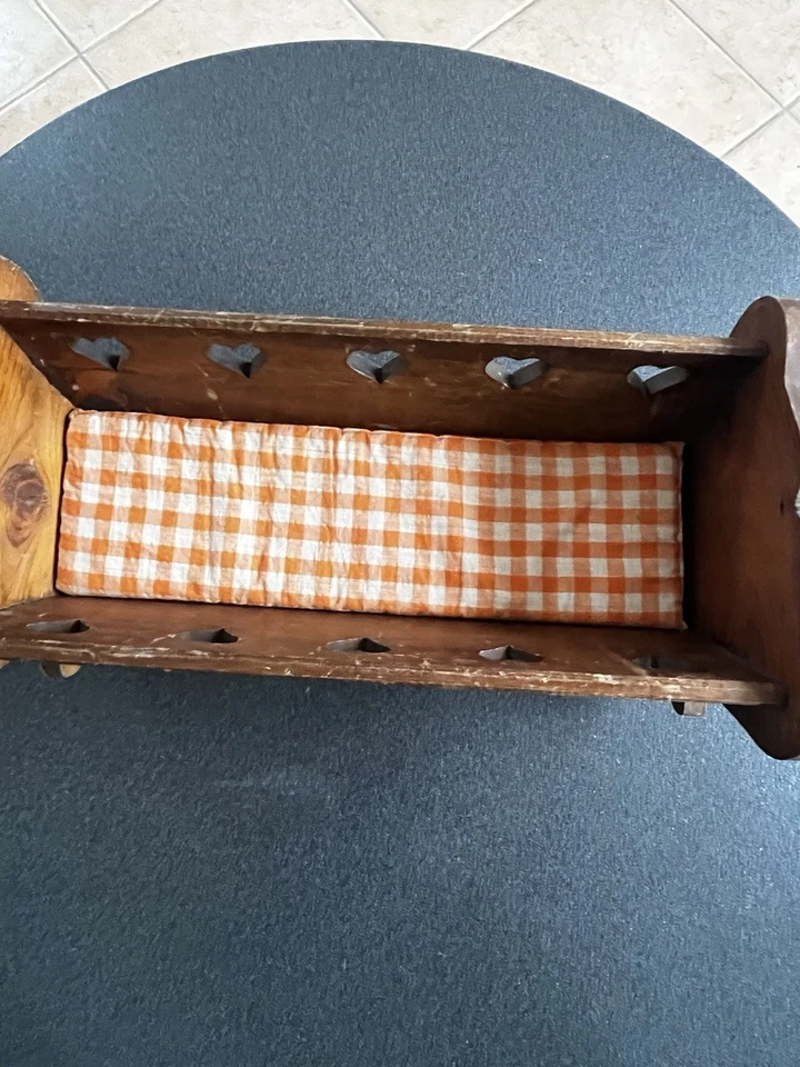 Ancien Berceau de Poupée En Bois avec son Matelas - Photo 2/4