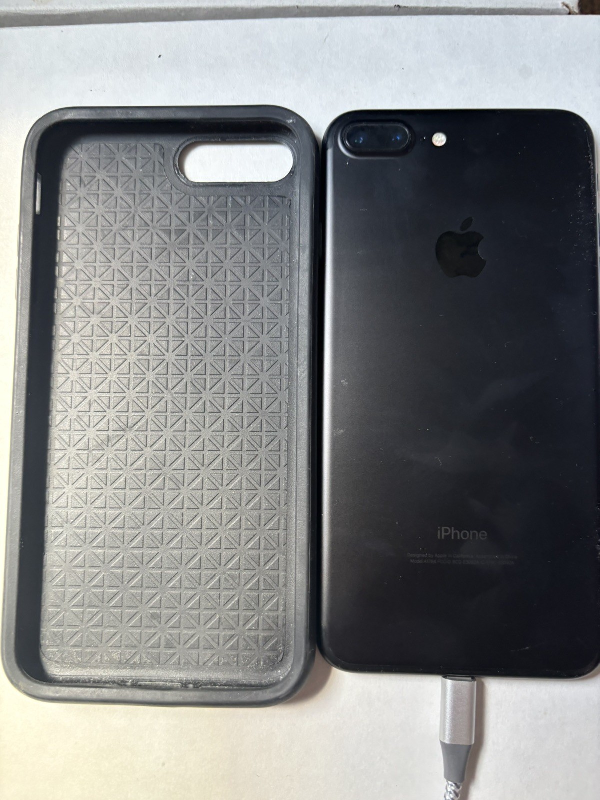 Apple iPhone 7 Plus A1661 WiFi cellular  32GB Black Very Good Condition unlocked