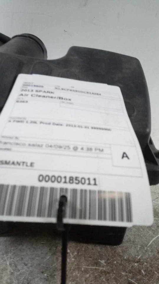 Chevrolet Spark 2013 conjunto de filtro de aire fabricante de equipos originales usado 175 k millas azul Foto 3 de 4