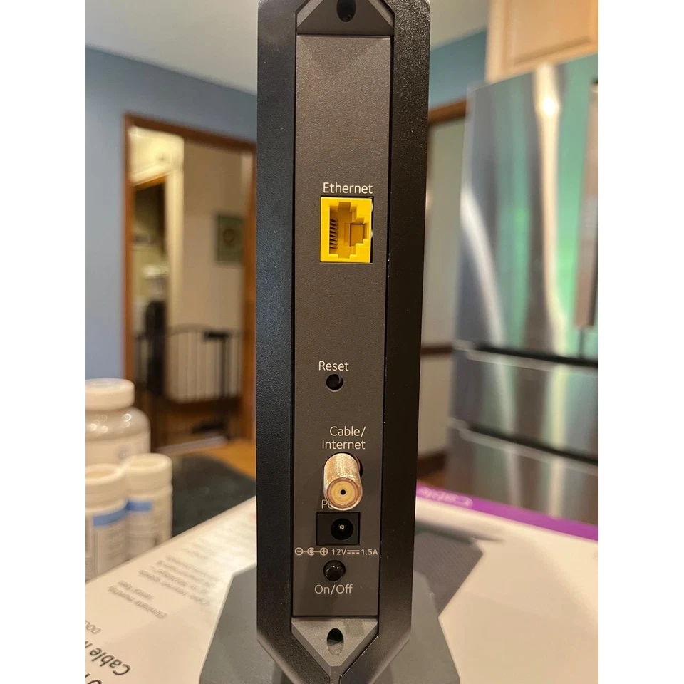 NETGEAR CM600 High Speed Cable Modem Black - Image 3 of 4