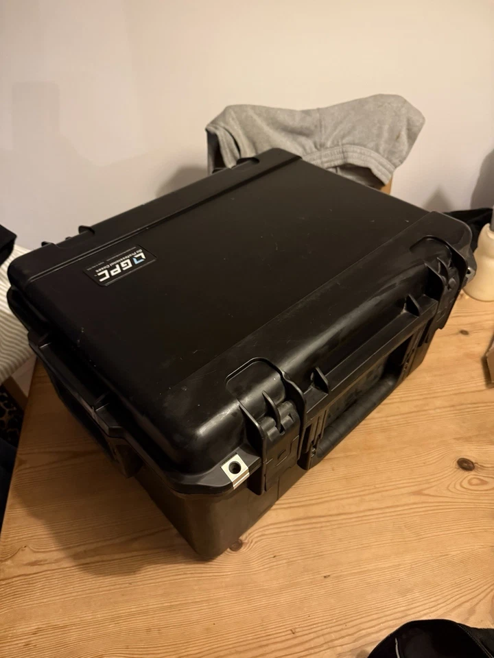 DJI Phantom 4 Pro V2 + Case & Extras - Image 3 of 4