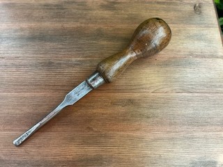 Colonel Wooden Handle Screwdriver 8in.