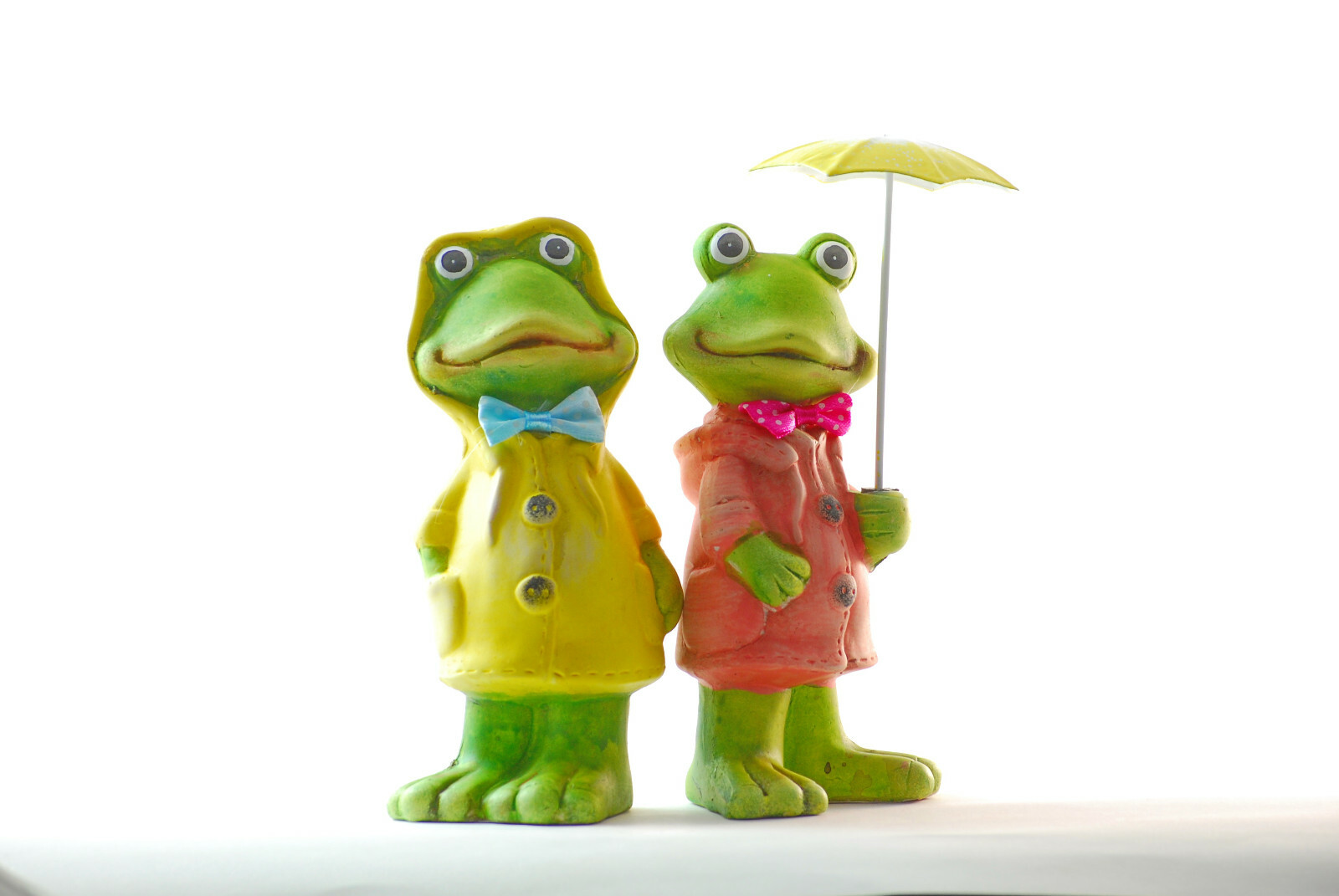 Dekofiguren Frosch Frösche mit Regenschirm Garten Regenjacke Paar - Balkon 