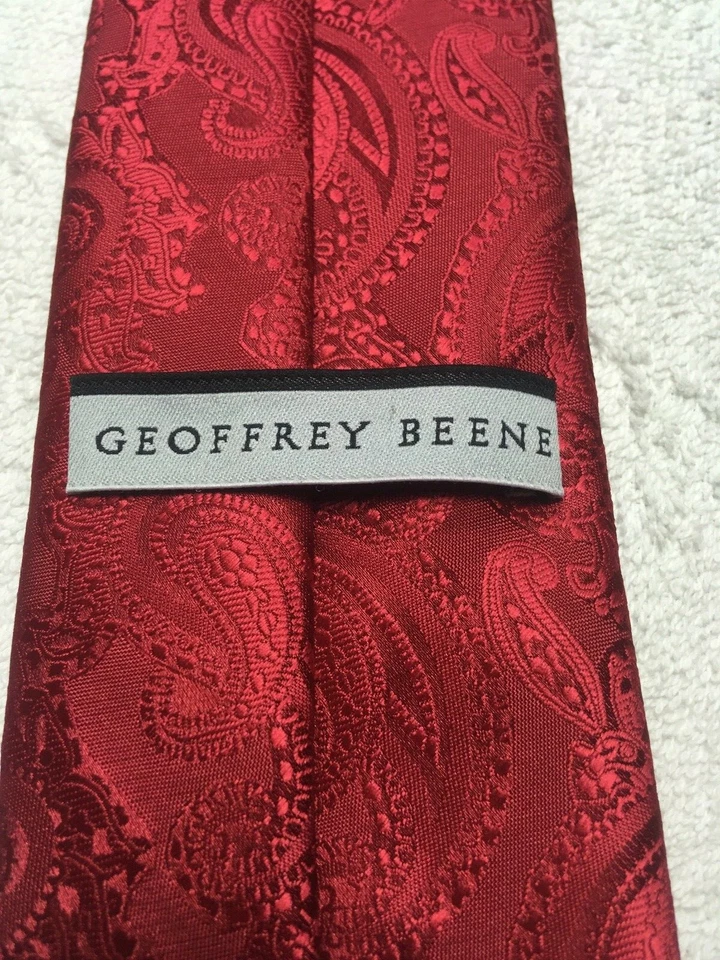 GEOFFREY BEENE MENS TIE SOLID RED WITH PAISLEY PATTERN 3 X 59 - Image 4 of 4