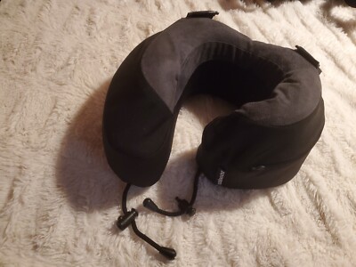 Cabeau Evolution S3 Travel Neck Pillow (Black) with Case