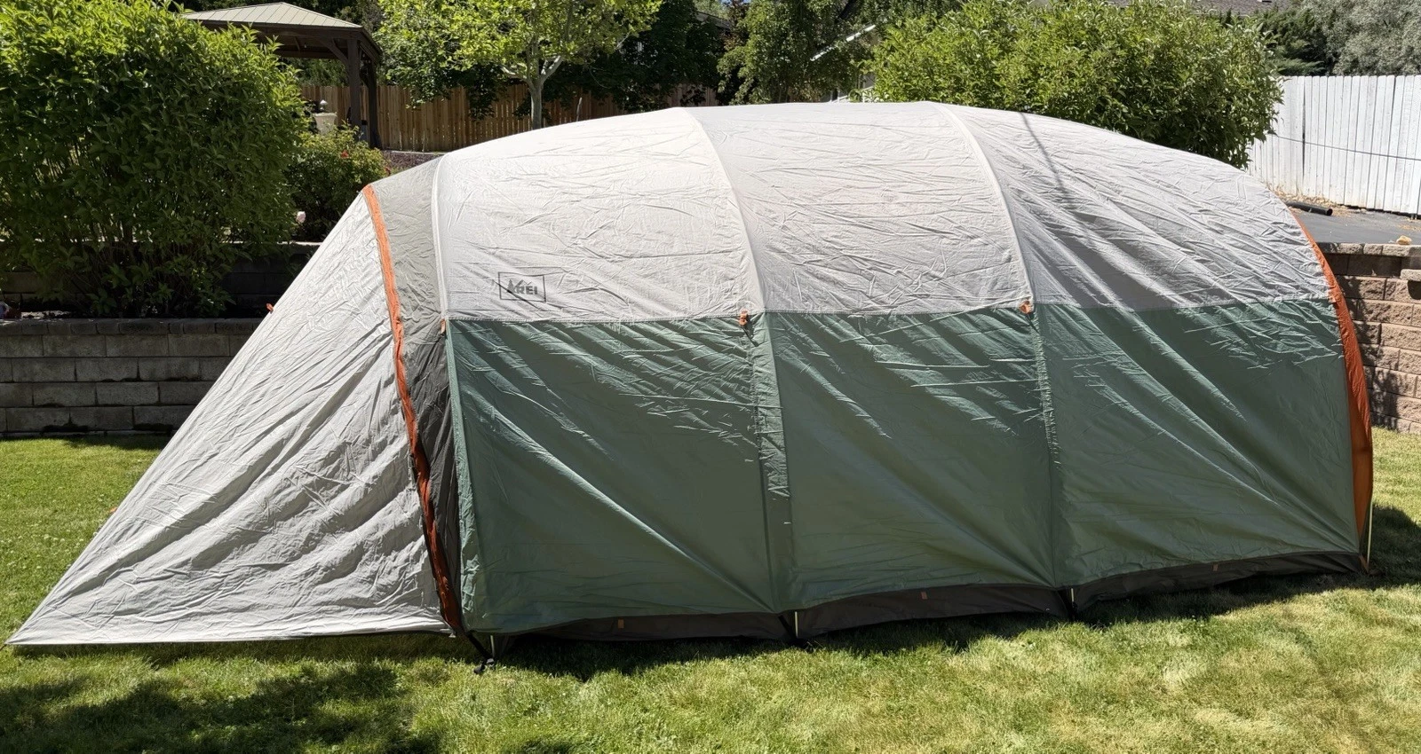Very nice REI Kingdom 8 Tent 8-Person 3-Season - Complete - Exc. Cond.