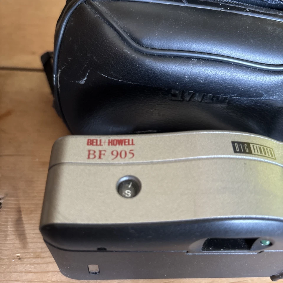 Bell & Howell BF 905 Big Finder Auto Focus Red Eye Reduction 35mm Camera - Image 3 of 4