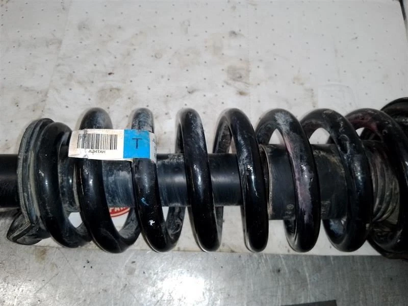 Puntal delantero derecho pasajero de Ford F150 2022 10196946 Foto 3 de 4