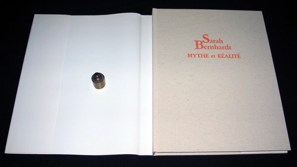 SARAH BERNHARDT AVEC AUTOGRAPHE ENVOI AUTEUR SIMON BACCHI MYTHE REALITE EO 1984 - Photo 3/4