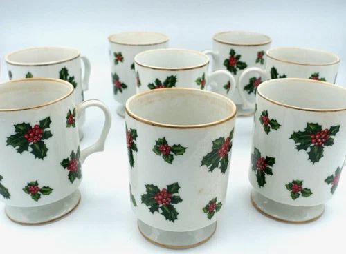 VINTAGE Lefton CHRISTMAS MUGS Set of 8 Hand Painted Holly & Berries 001 Holiday