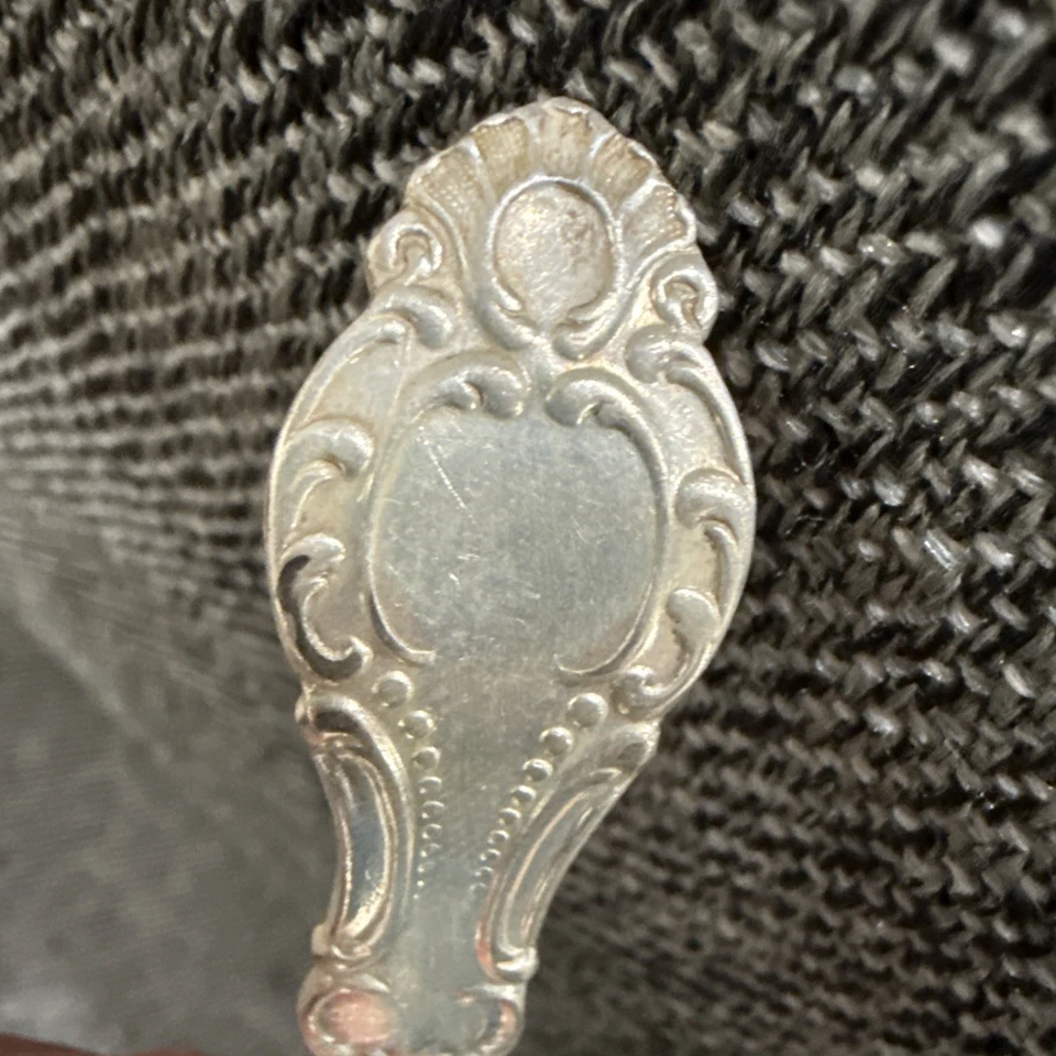 Wm A. Rogers A-1 Carlton 图案串珠汤/餐梯 1898 — 第 3/4 张图片