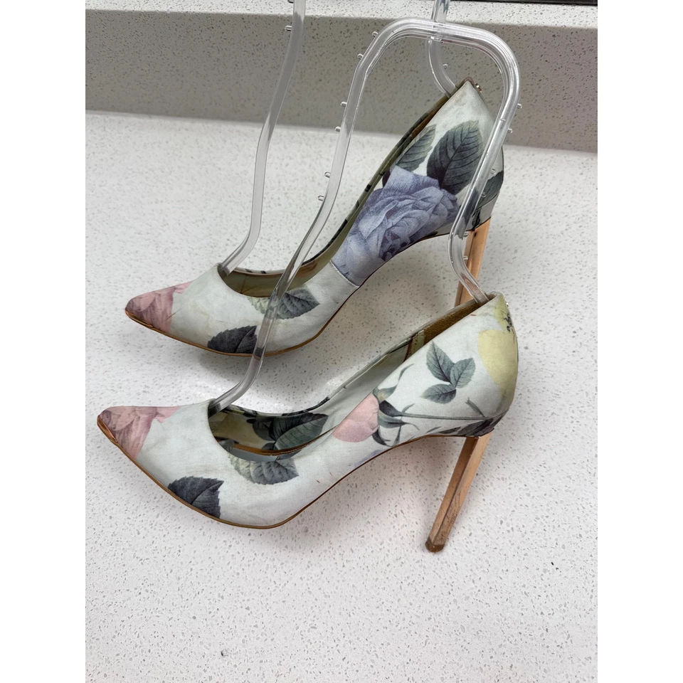 Ted Baker Mujer Distinguyente Rosa Punta Cerrada 4” Tacón Bomba Talla 37 (US 7.5) Foto 2 de 4