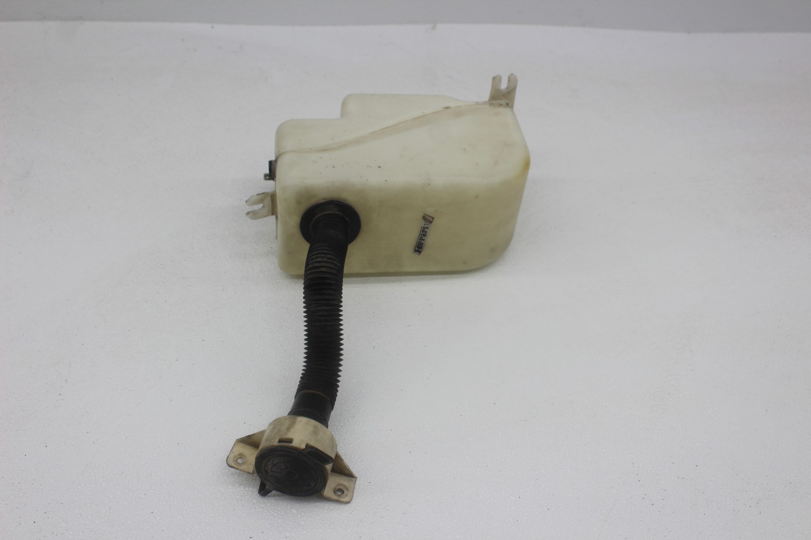 99-01 FERRARI 456 M WIND SHIELD WASHER RESERVOIR