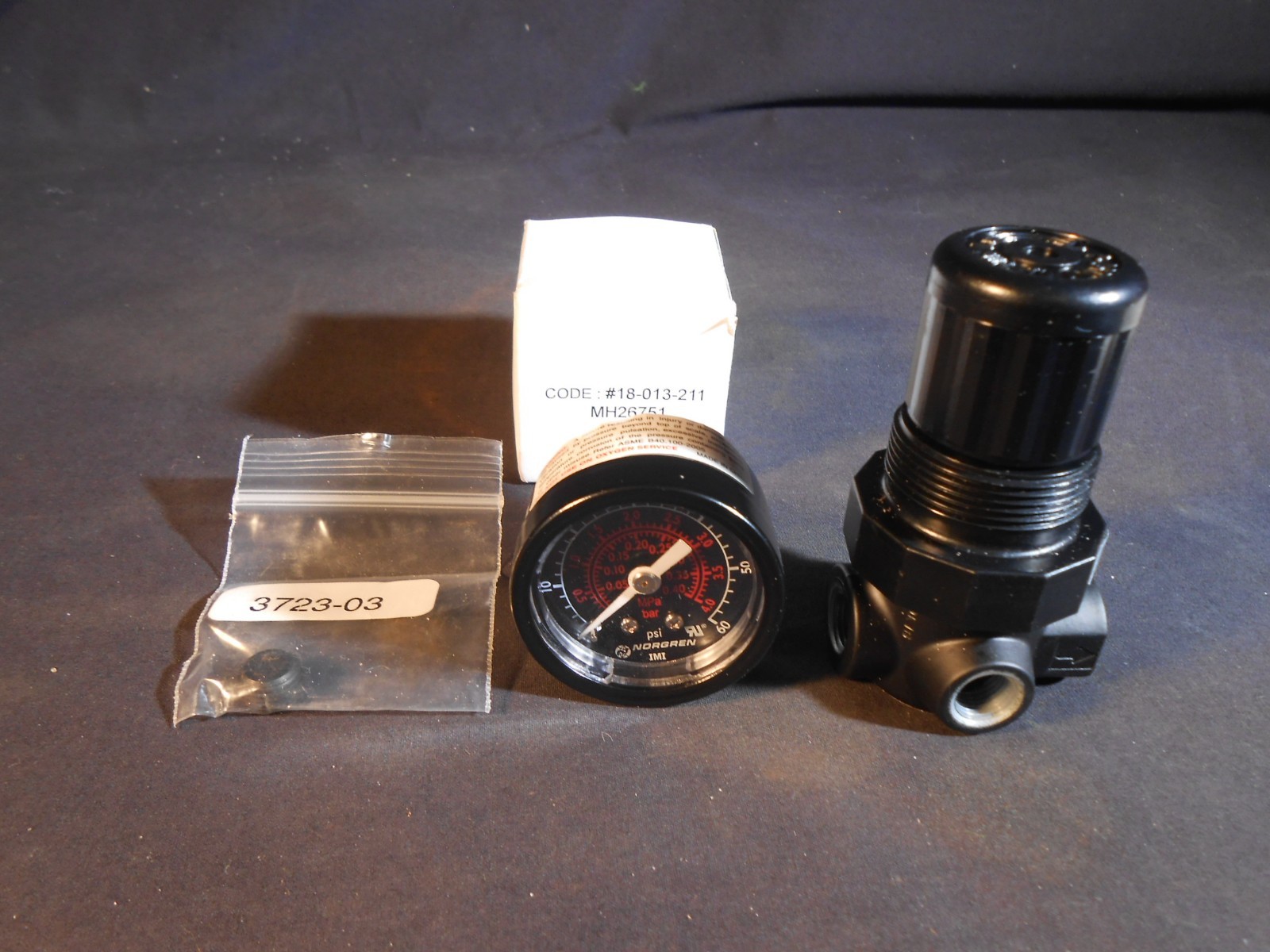 NORGREN R07-100-RGEA REGULATOR 300 PSIG W/ 60psi GAUGE. 18-013-211. New!