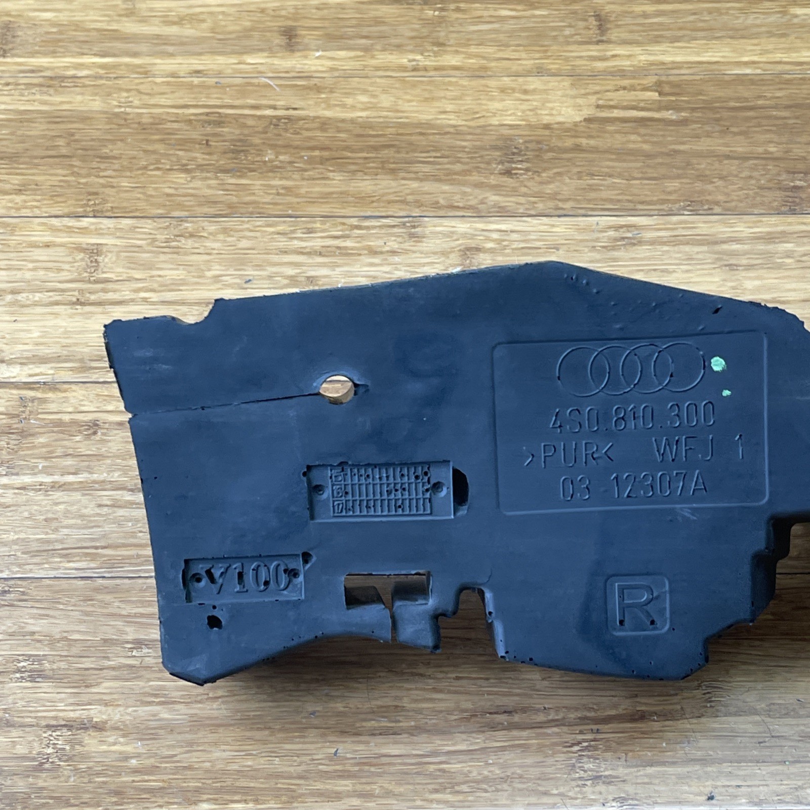 2017-2023 Audi R8 4S Rear Right Side Foam Support Bracket 4S0810300 OEM