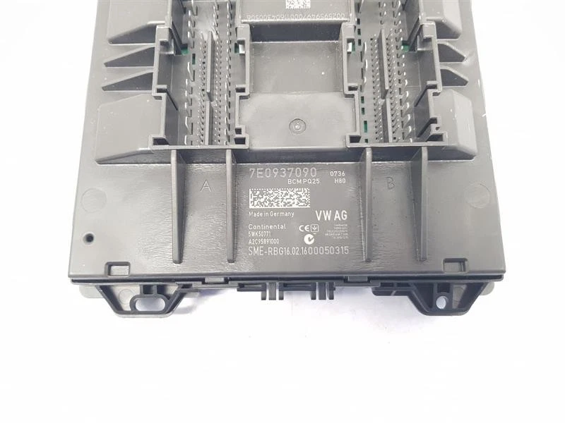 Volkswagen Transporter 2016 módulo de control de carrocería BCM ECU 2,0 diésel 7E0937090 Foto 3 de 4