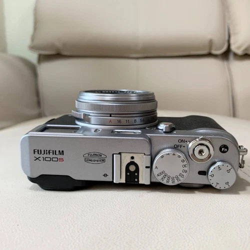 Fujifilm X100S Digital Camera Silver Black 16.3MP APS-C Hybrid View Film Sim image 5