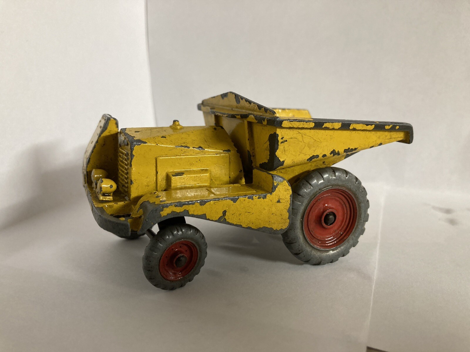 Dinky 562, Muir Hill Dump Truck - Free Price Guide & Review