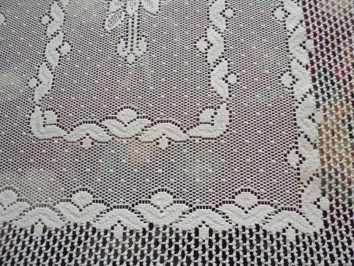 Biancheria per la casa. Tovaglia rotonda in cotone ecrù con