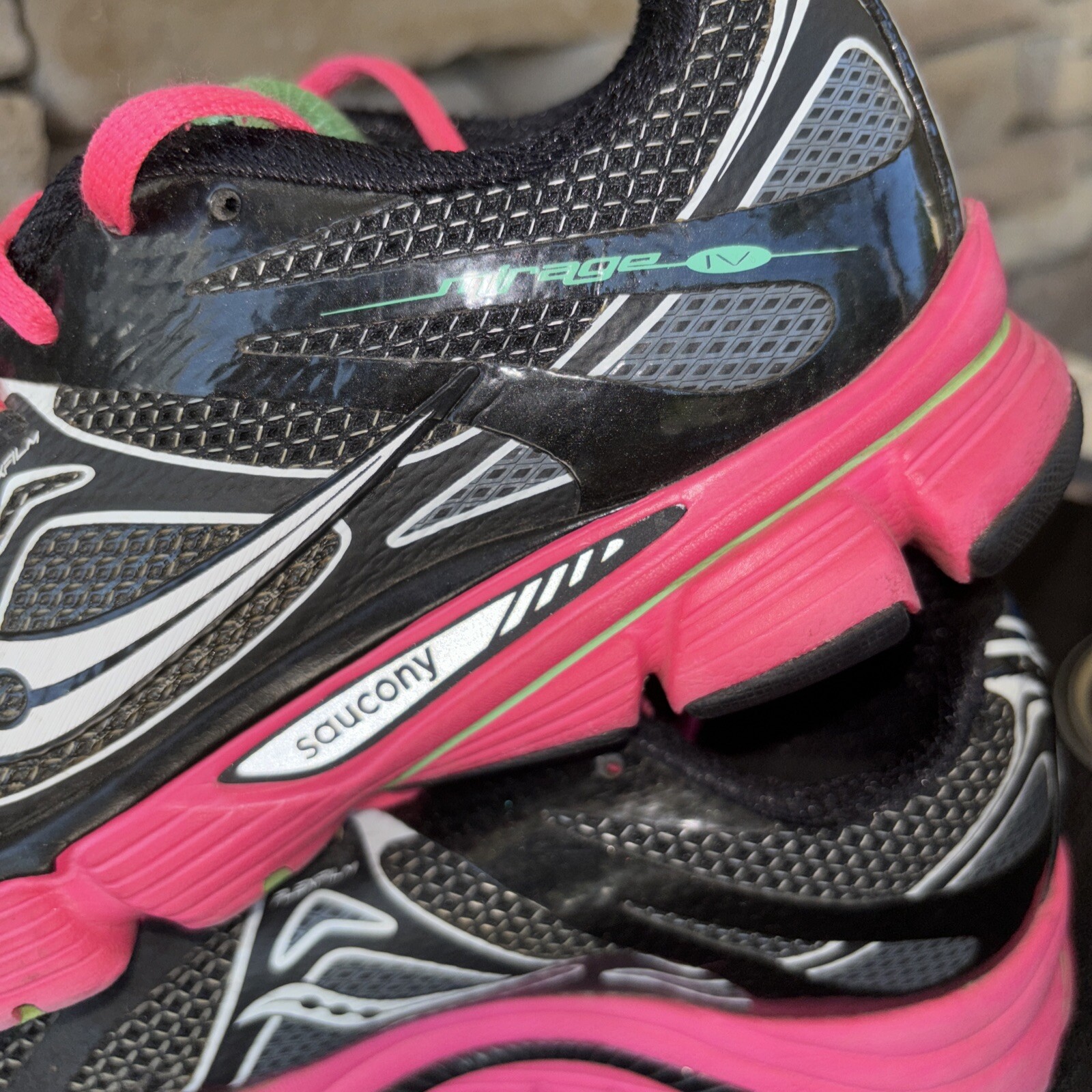 Saucony Mirage 4 Women's Size 6.5 Black  Pink & White Running Sneakers thumbnail 11