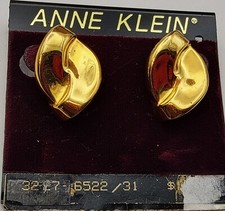 Image of New Original Card Old Stock ANNE KLEIN Gold tone Polished Oval Pierced Earring 1
