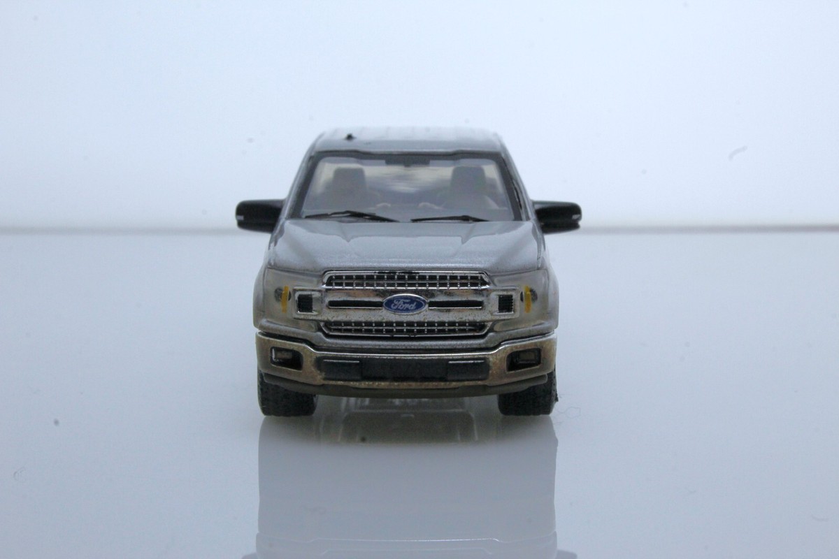 2020 Ford F-150 XLT 4X4 Pickup Truck 1:64 Scale Diecast Model