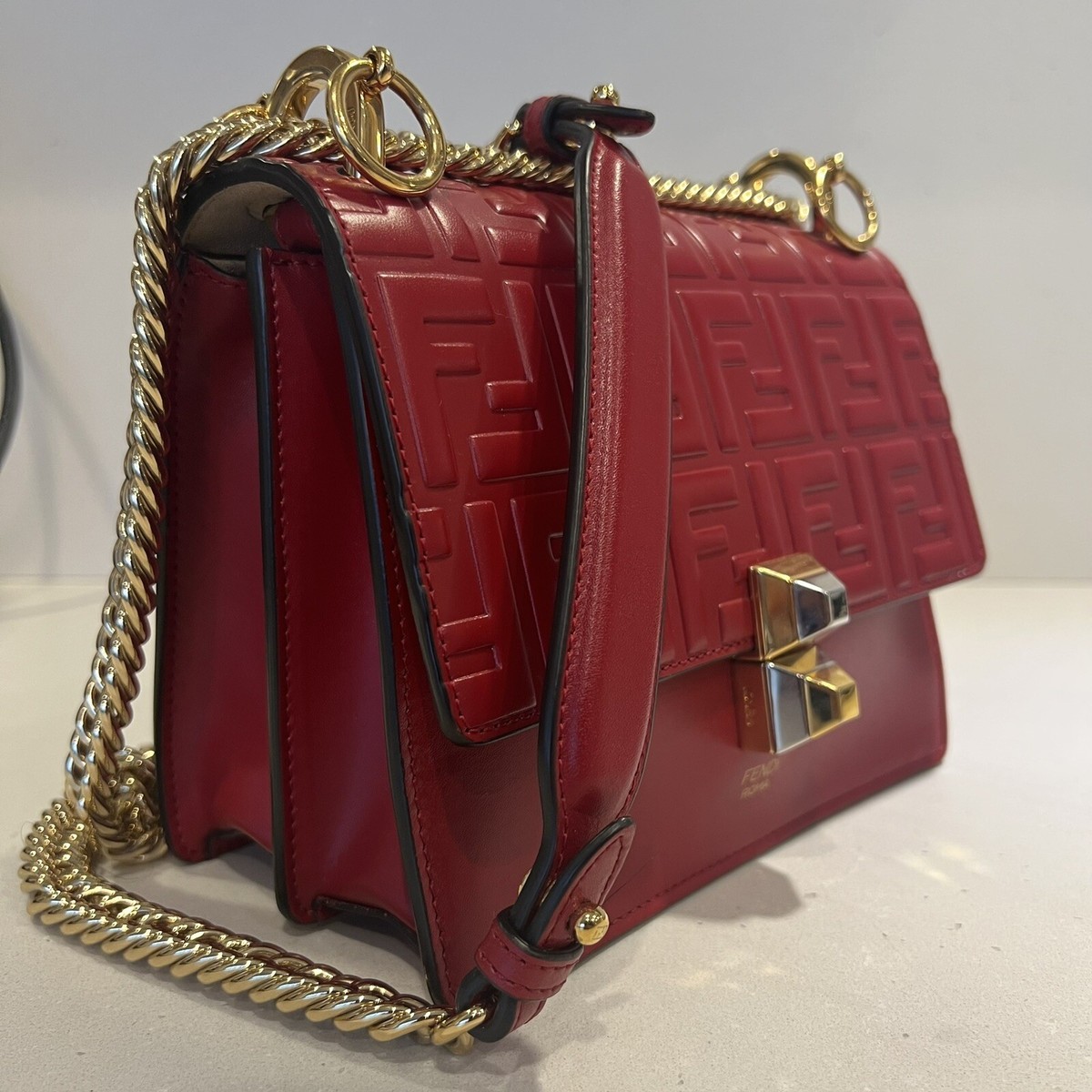 ZUCCA プリーツベルト　赤　F Fendi Kan I Bag Zucca Embossed Leather Crossbody - Small Red