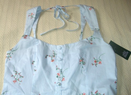 Nuevo con etiquetas Mameluco Retro Pinup Wild Fable Talla L Azul Bebé Estampado Floral Corto en Niveles - Imagen 3 de 6
