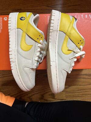 フリップNIKE DUNK LOW BANANA DR5487-100ダン s-l400.jpg