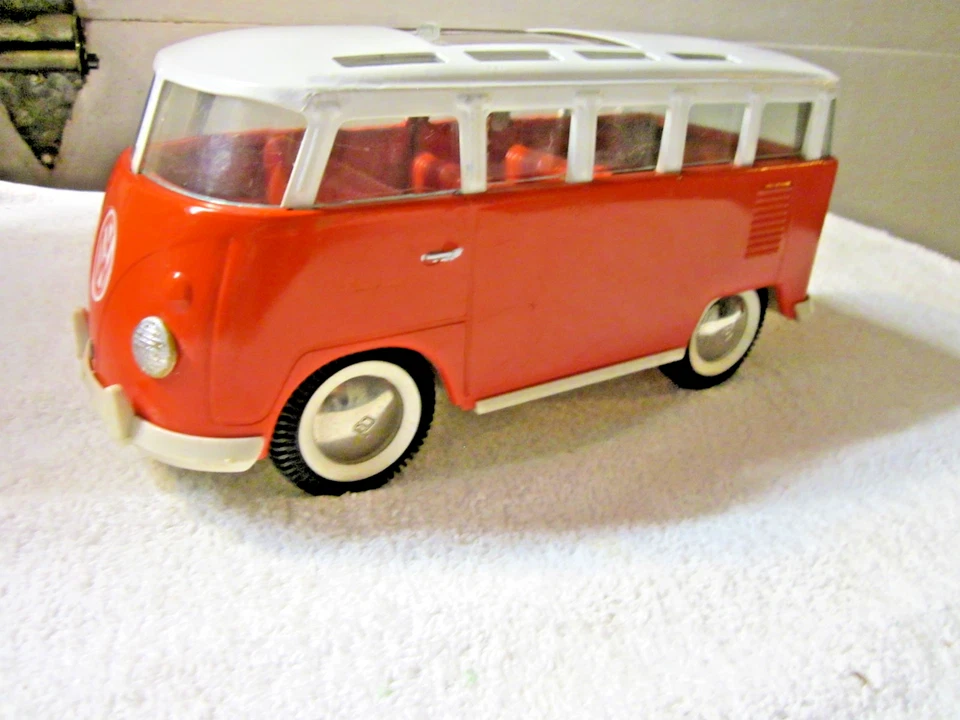 Autobús Volkswagen Deluxe Buddy L 23 ventanas LIMPIO. Foto 3 de 4