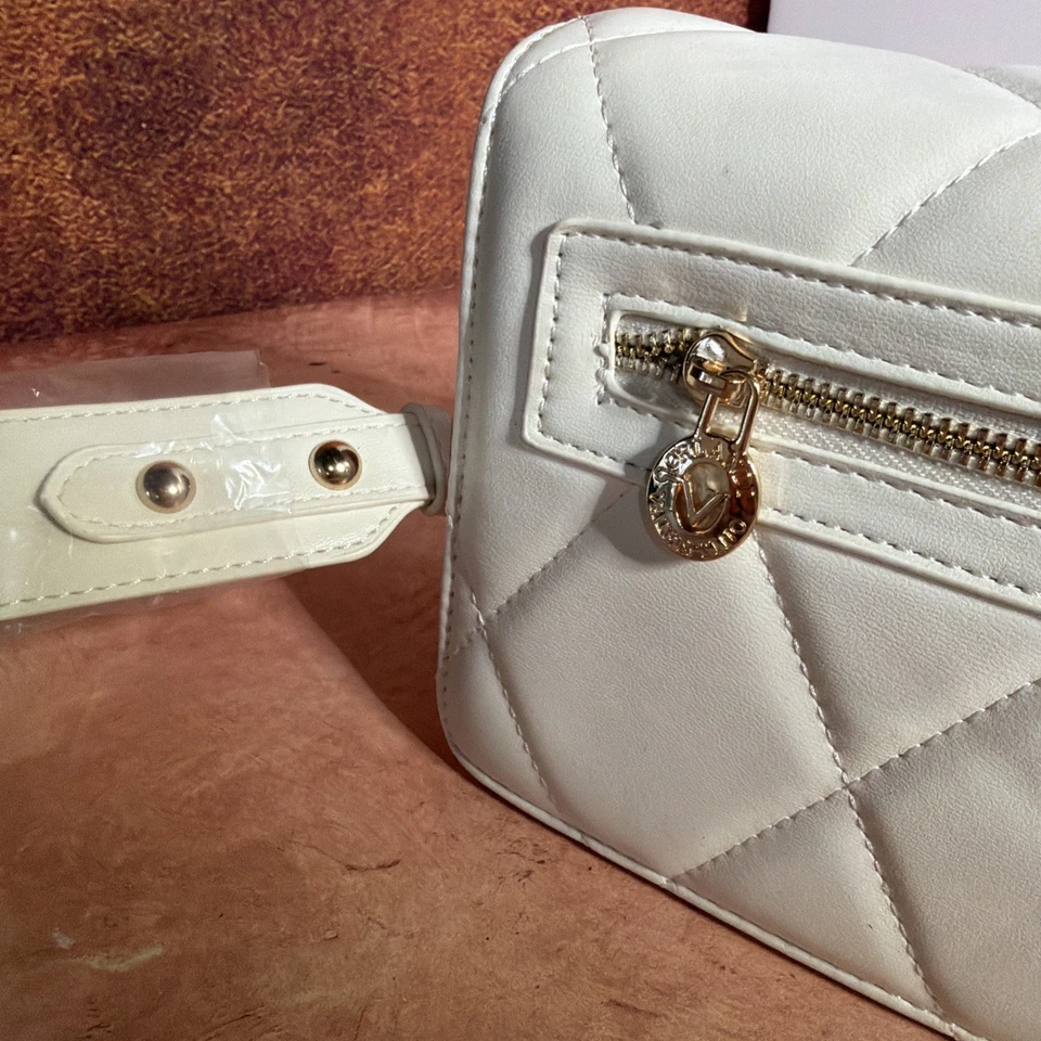 VALENTINO ORLANDI 白色钻石绗缝斜挎包单肩包手拿包 全新带标签 — 第 4/4 张图片