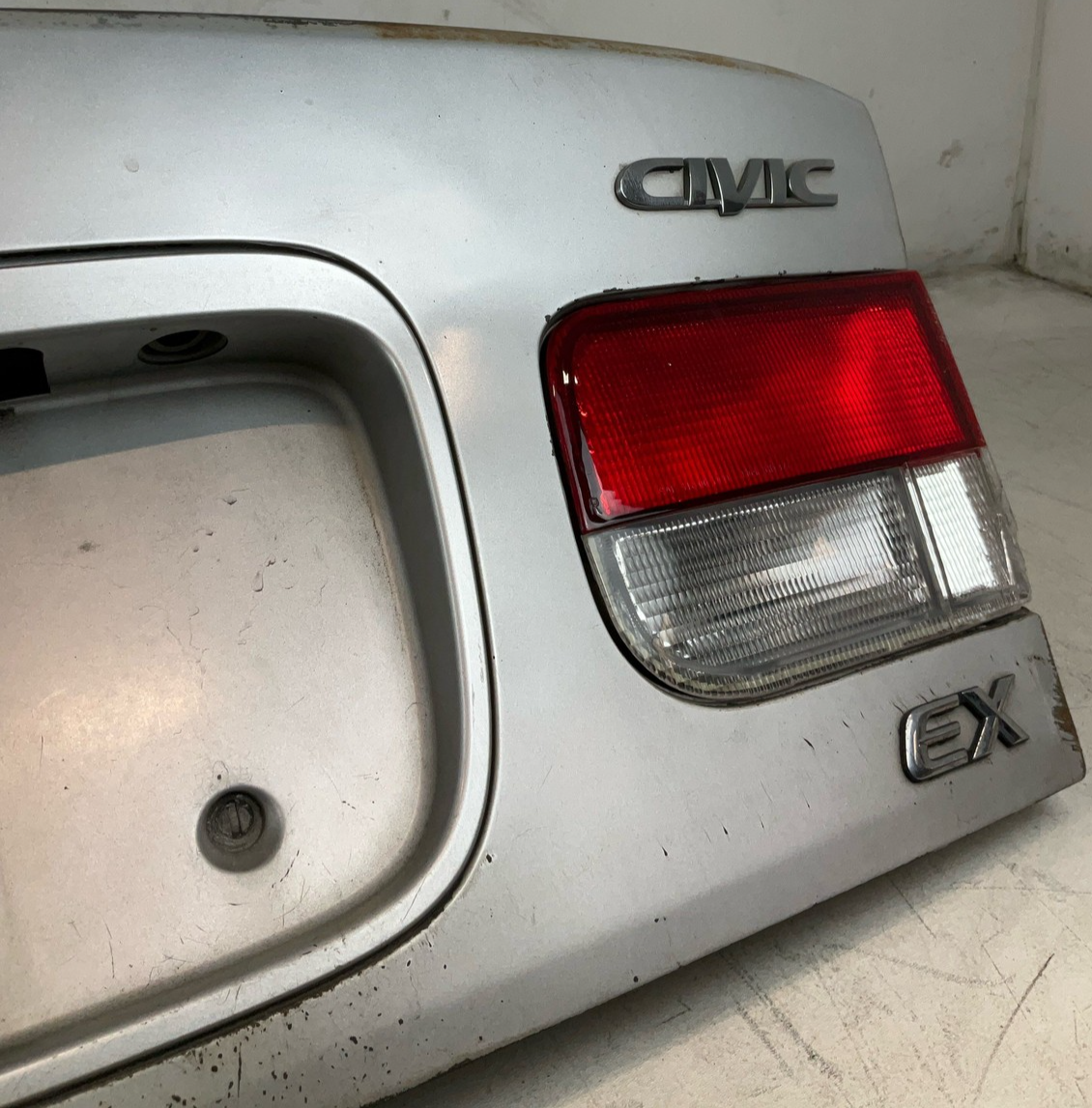1996-2000 HONDA CIVIC Trunk Decklid Coupe without Spoiler OEM