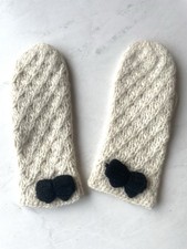 NEW H M Girls Ivory White Wool Knit Mittens With Bow One Size Fits 8-11 Y