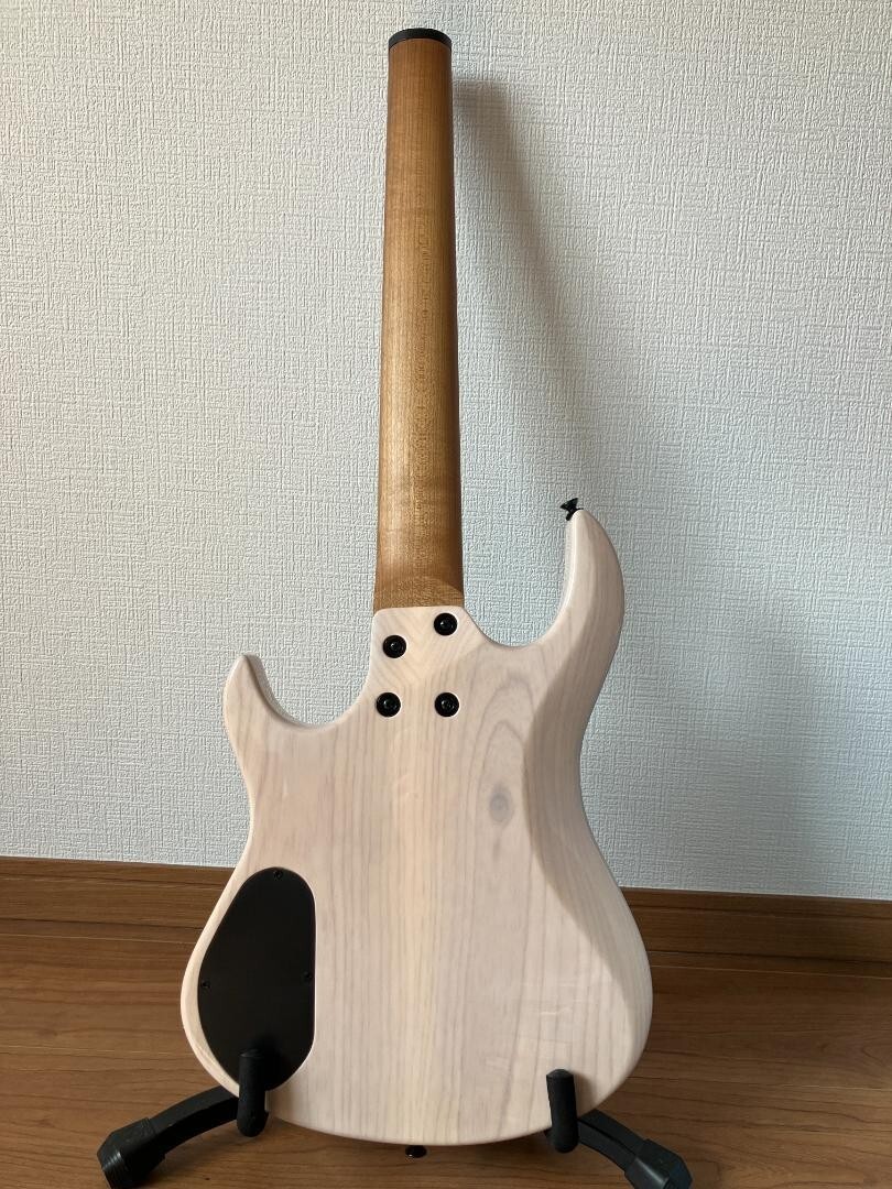 KIESEL Osiris7 White 7st Headless Flame Maple Metal djent