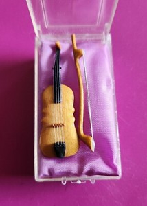 VIOLIN Tiny 2" Doll House Size From Rockford Screw Products Co. Violin With Case