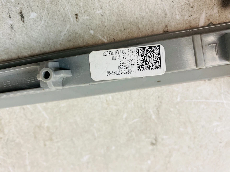 Reflector trasero izquierdo 2011 2012 2013 2014 2015 OEM Ford Explorer BB53-17E847-AD Foto 3 de 4