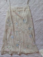 Secret Treasures 2pc Beige Floral Sleeveless Nightgown Robe Set Sz M Lace Trim