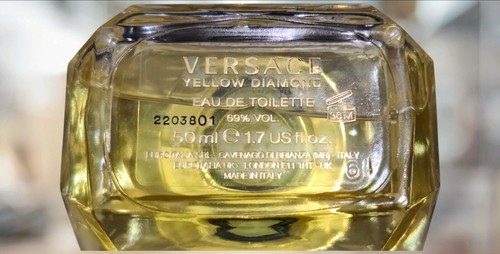 VERSACE YELLOW DIAMOND 2 PCS SET ( 1.7 oz. EAU DE Toilette + 1.7 oz. SHOWER GEL) - Picture 3 of 3
