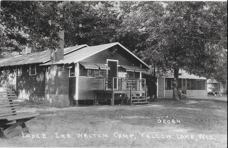 Real Photo.Postcard-Yellow Lake, Wisconsin -Lodge at Ike Walton's Camp - 1930's