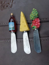 Cheese, Grape, Wine bottle handle spread knife lot Boston Warehouse
