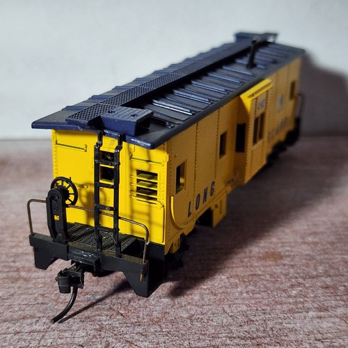 Long Island Railroad Yellow Bay Window Caboose C-92 Athearn speziell bemalt - Bild 3 von 5