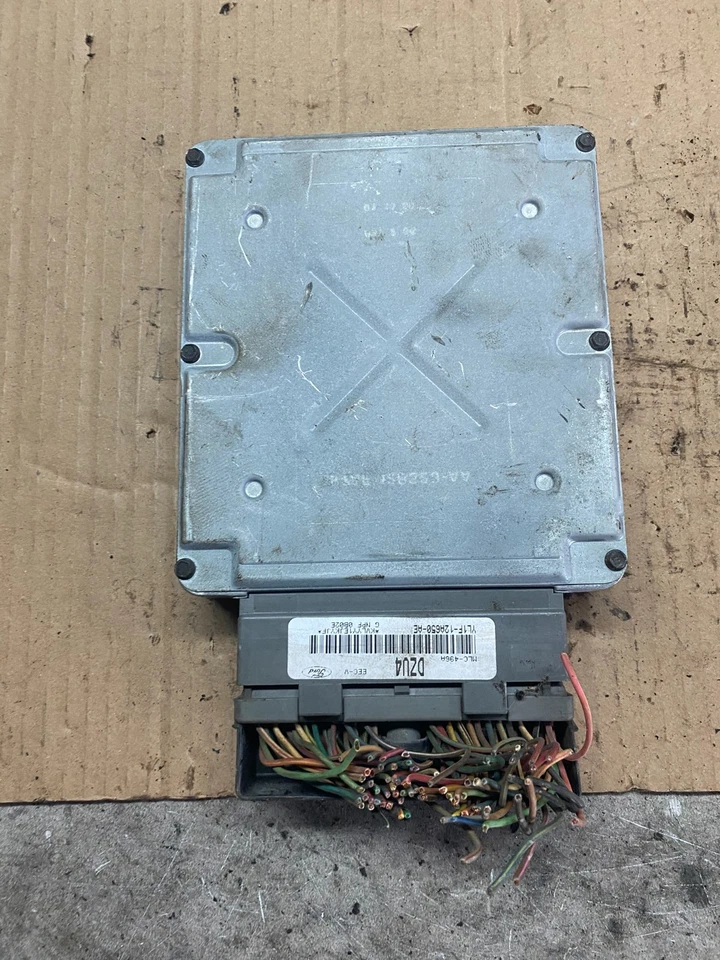 2000 Lincoln Navigator  Computer Brain Engine Control ECU ECM Module Q2952 DG - Image 3 of 4