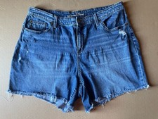 Universal Thread Women s Shorts 18W Boyfriend Short Distressed