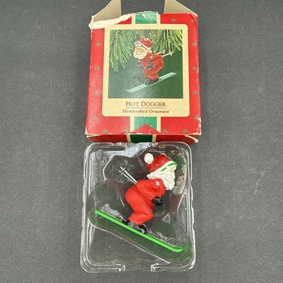 Vtg Hallmark Ornament 1987 Santa on Skis Hot Dogger 2 3/4''L x 2 1/2''H Pre-Owned